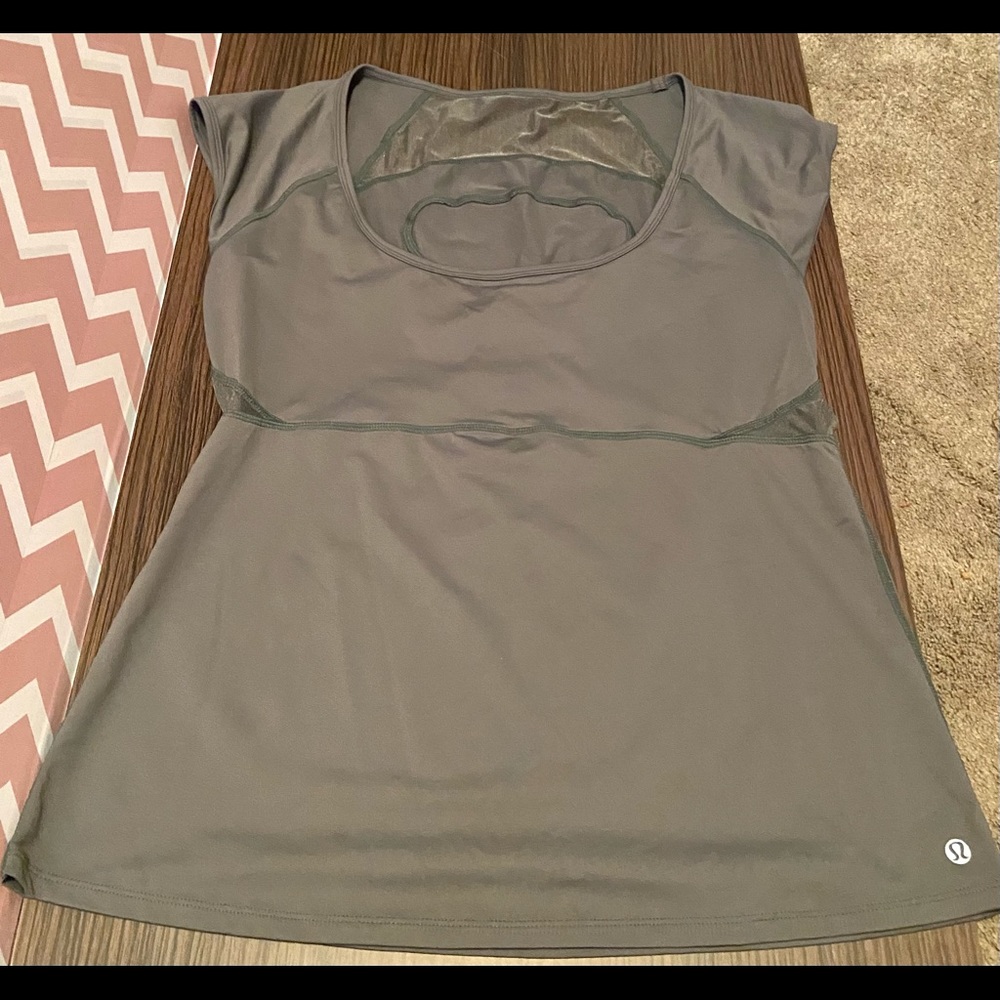 Khaki lululemon tee